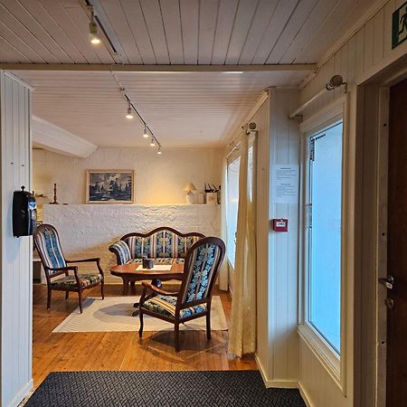Risoyhamn Kafe Hotel Buitenkant foto